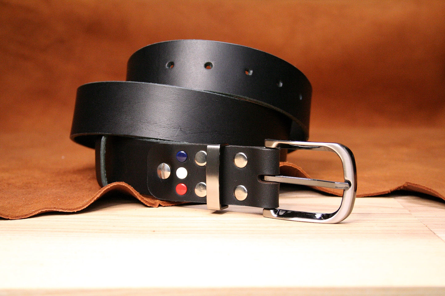 Fabrication artisanale en France – Un savoir-faire authentique pour un accessoire durable