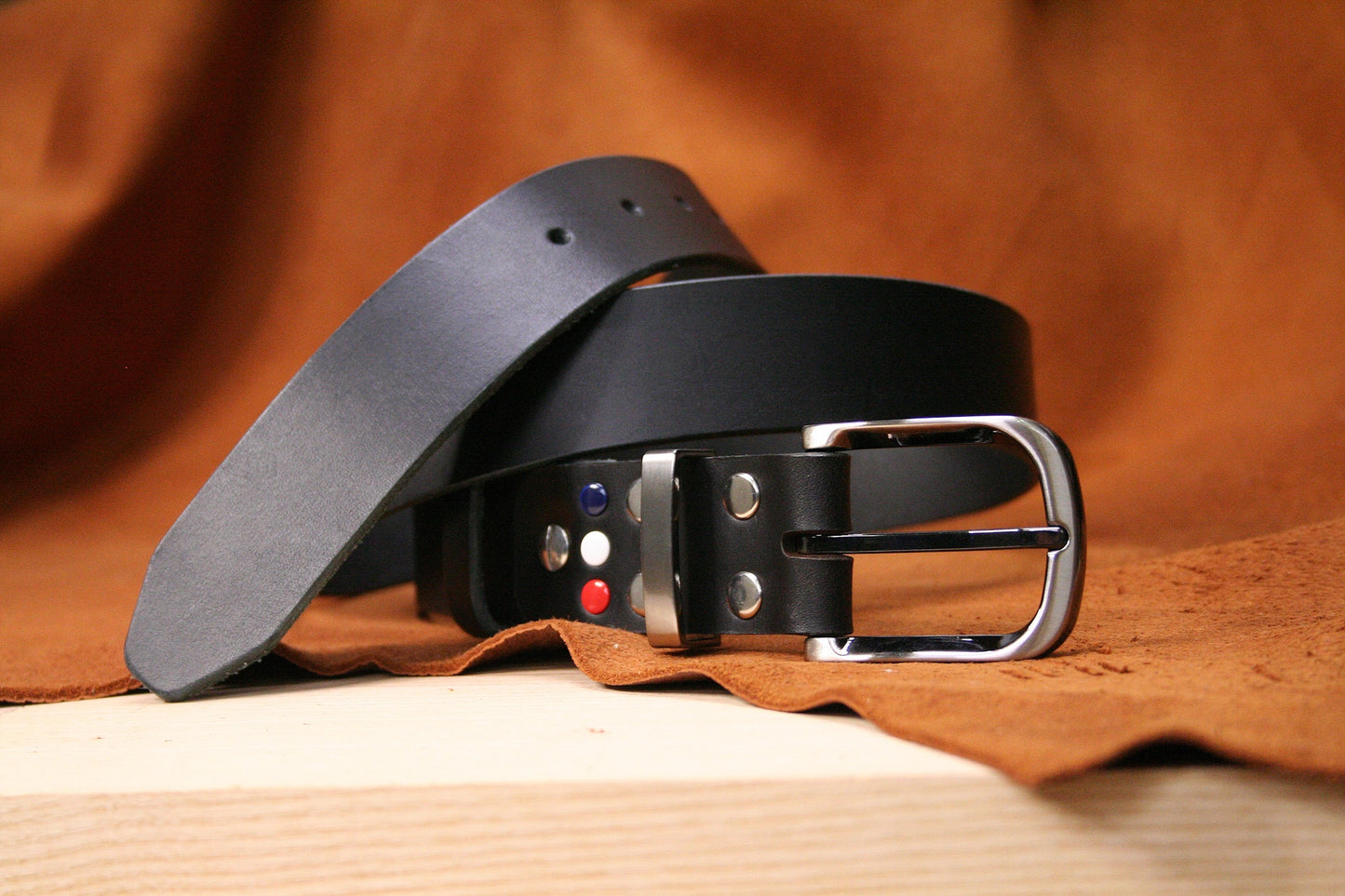 Ceinture portée avec un pantalon habillé – Une touche sophistiquée pour sublimer une tenue