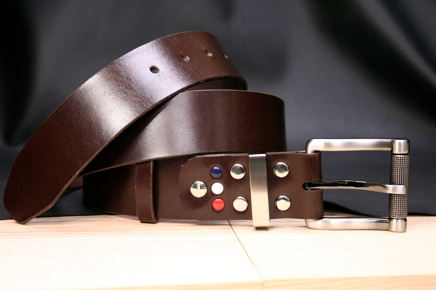 Ceinture en cuir marron pour homme – Un style intemporel pour accompagner un jean