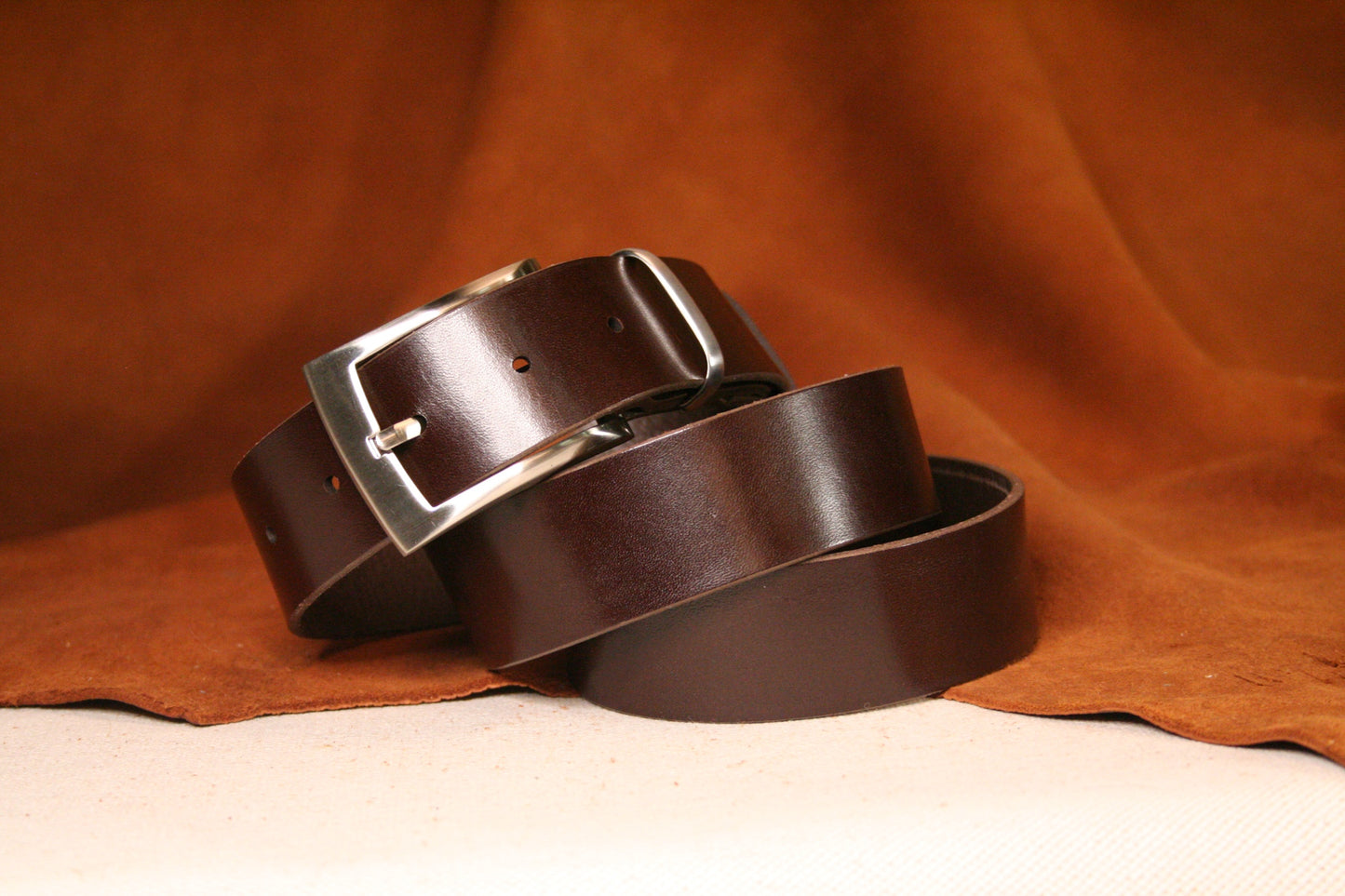 Ceinture en cuir véritable pleine fleur – Une matière noble et résistante qui se patine avec le temps