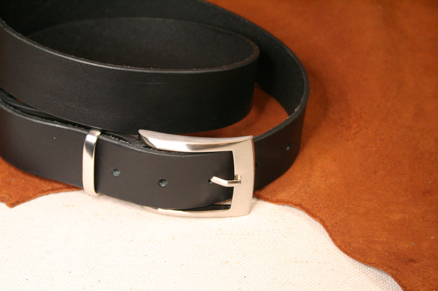 Ceinture en cuir mixte avec boucle rectangulaire – Idéale pour un look habillé ou décontracté