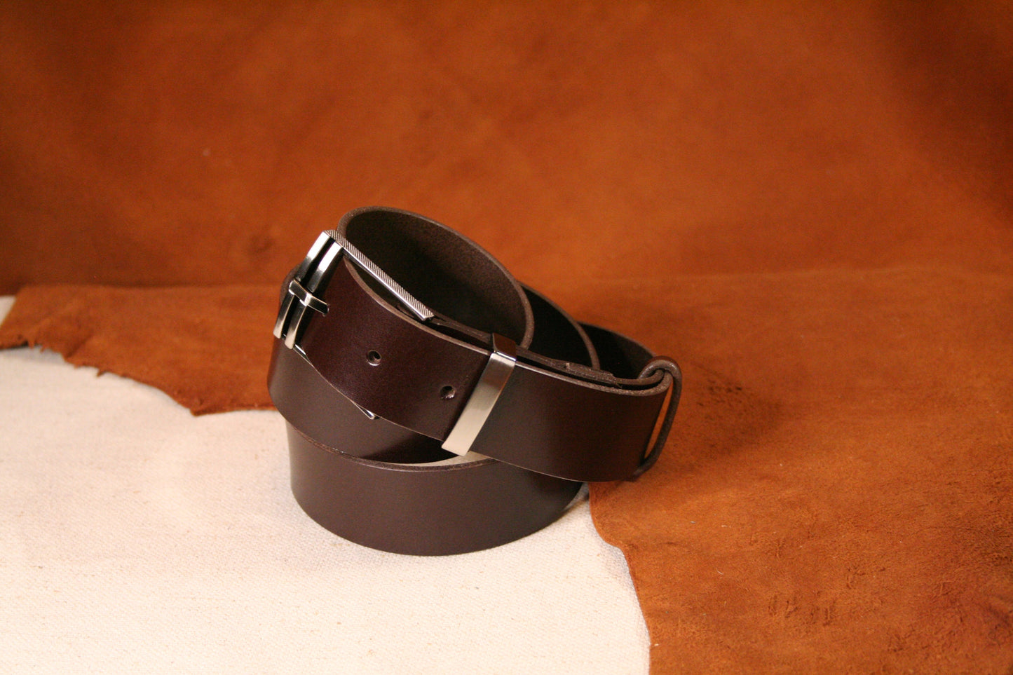 Ceinture en cuir véritable marron – Un cuir pleine fleur sélectionné pour sa qualité et sa durabilité