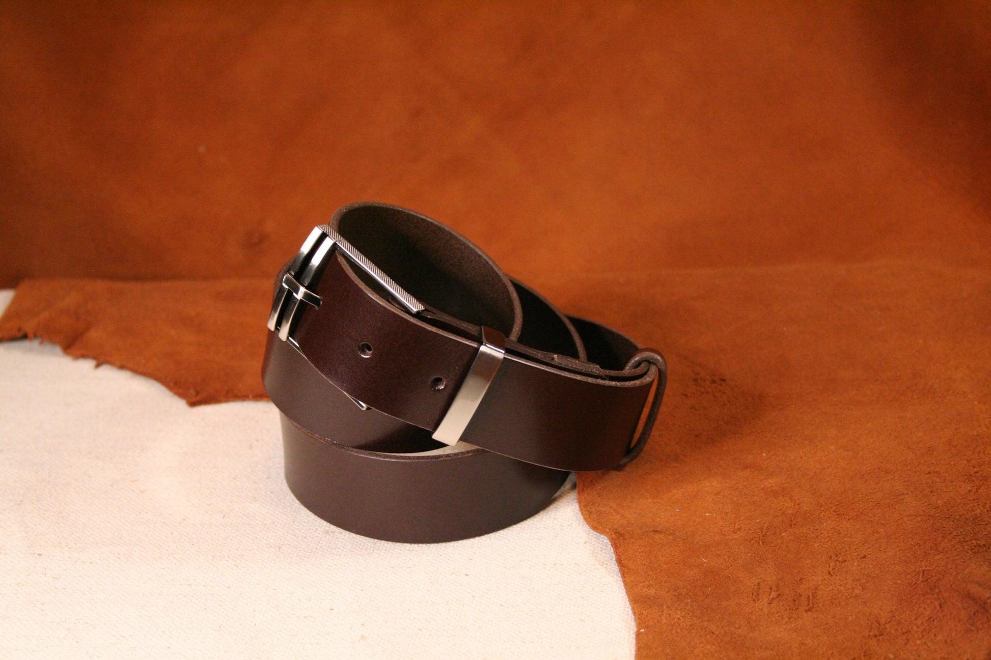 Ceinture en cuir véritable marron – Un cuir pleine fleur sélectionné pour sa qualité et sa durabilité